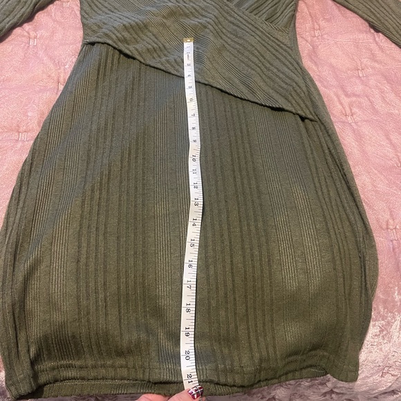 Green, sweater dress. Size L - Picture 4 of 5